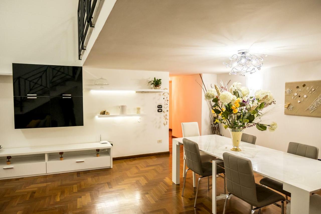 Il Salotto Di Nonna Cornelia 2 Hotel Naples Exterior photo